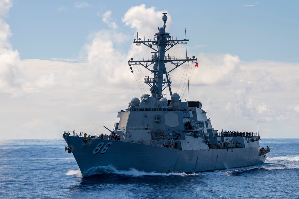 Shoup Fueling at Sea with Nimitz