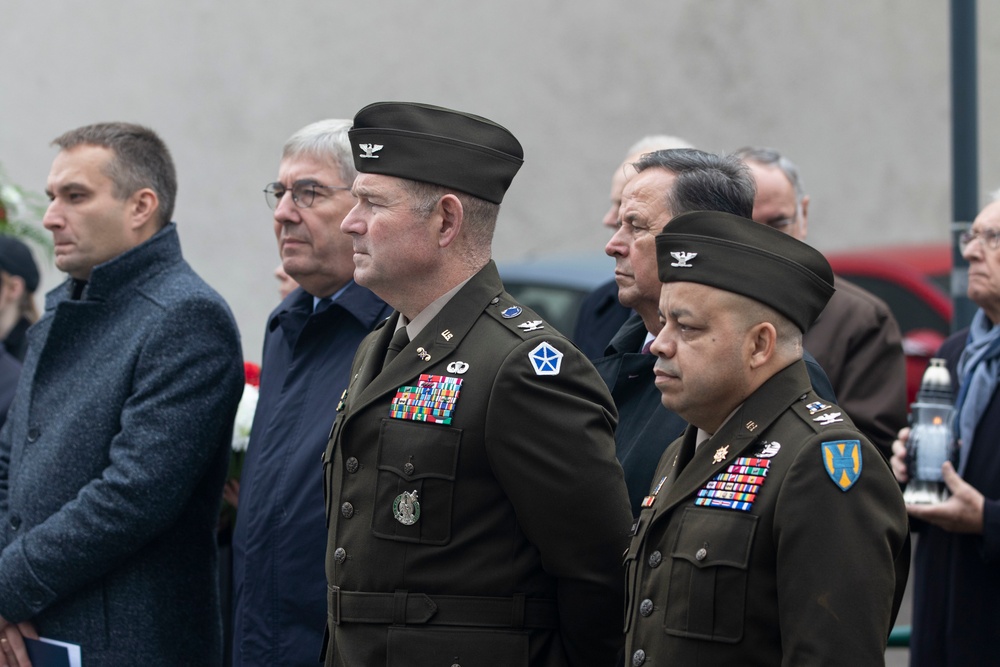 Poznan City Officials Invite V Corps Senior Leaders to Memorial Ceremony