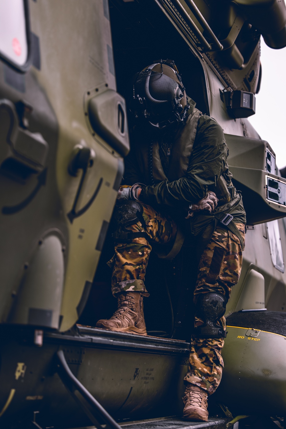 U.S. Marines conduct helicopter support team resupply with Finnish Soldiers