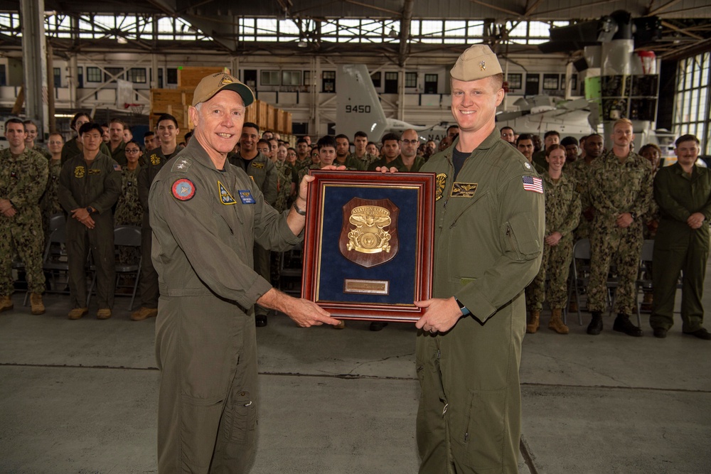 HSC-3, HSC-4, VRM-30 RECEIVE NAVY’S HIGHEST FLIGHT SAFETY AWARD