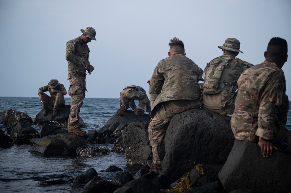 CJTF-HOA participates in French Desert Commando Course