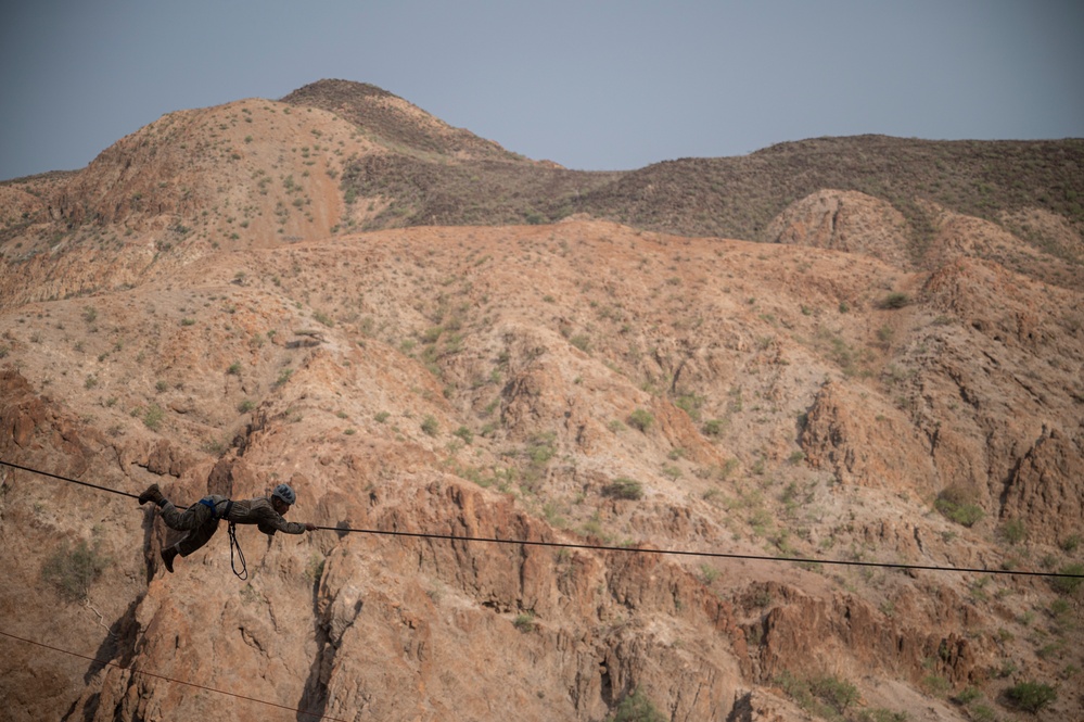 CJTF-HOA participates in French Desert Commando Course