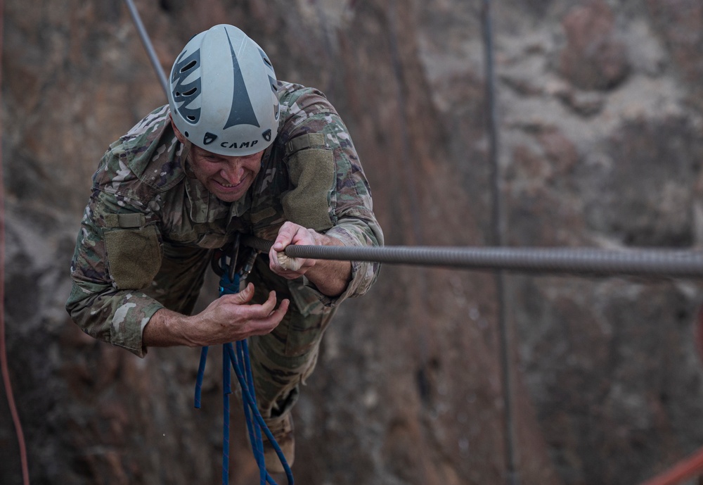 CJTF-HOA participates in French Desert Commando Course