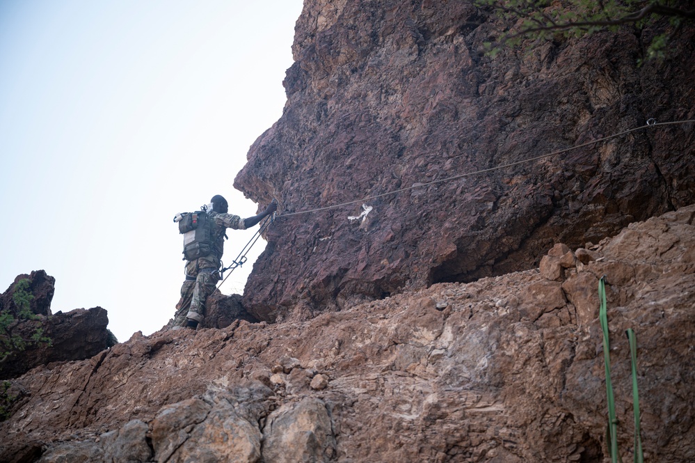 CJTF-HOA participates in French Desert Commando Course