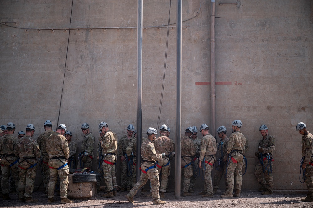 CJTF-HOA participates in French Desert Commando Course