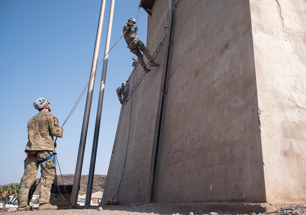 CJTF-HOA participates in French Desert Commando Course