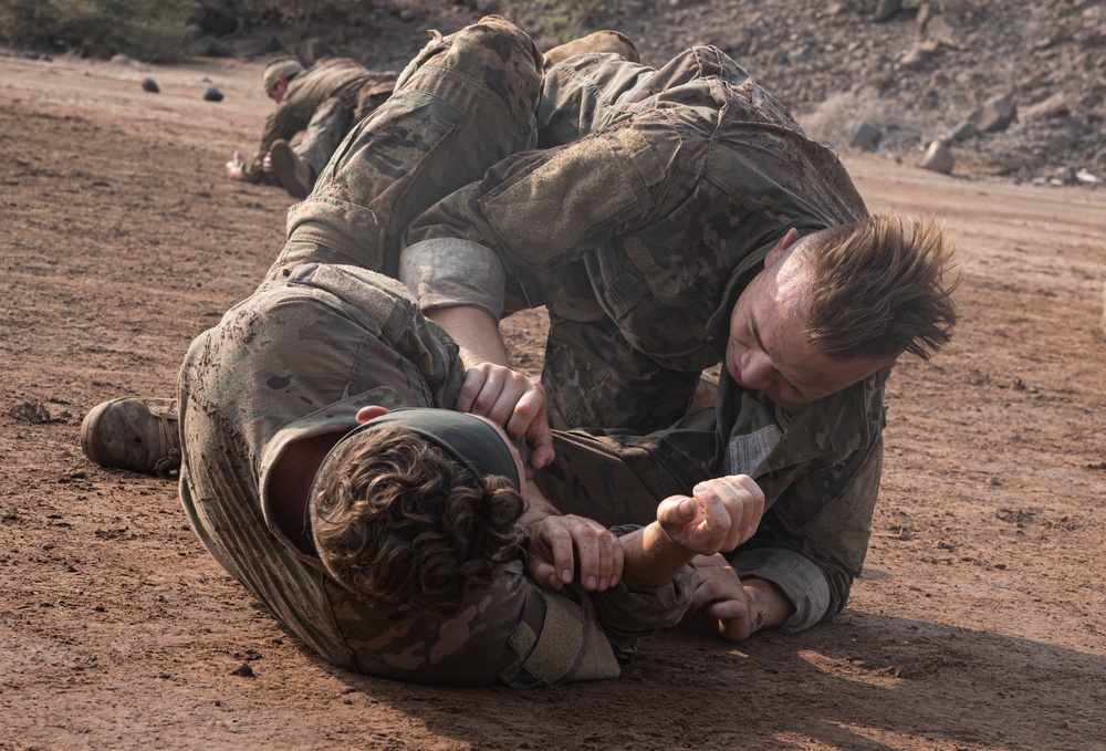 CJTF-HOA participates in French Desert Commando Course