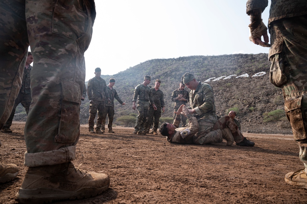 CJTF-HOA participates in French Desert Commando Course