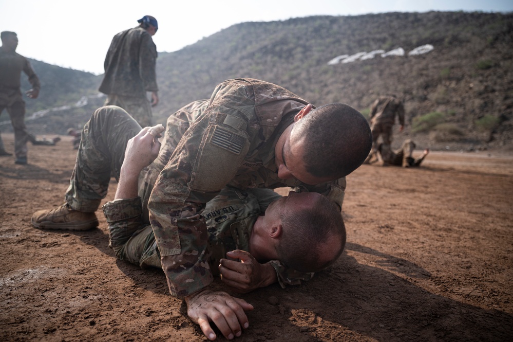 CJTF-HOA participates in French Desert Commando Course