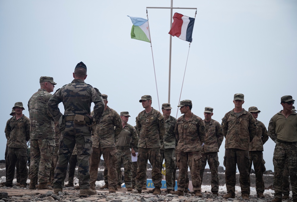 CJTF-HOA participates in French Desert Commando Course