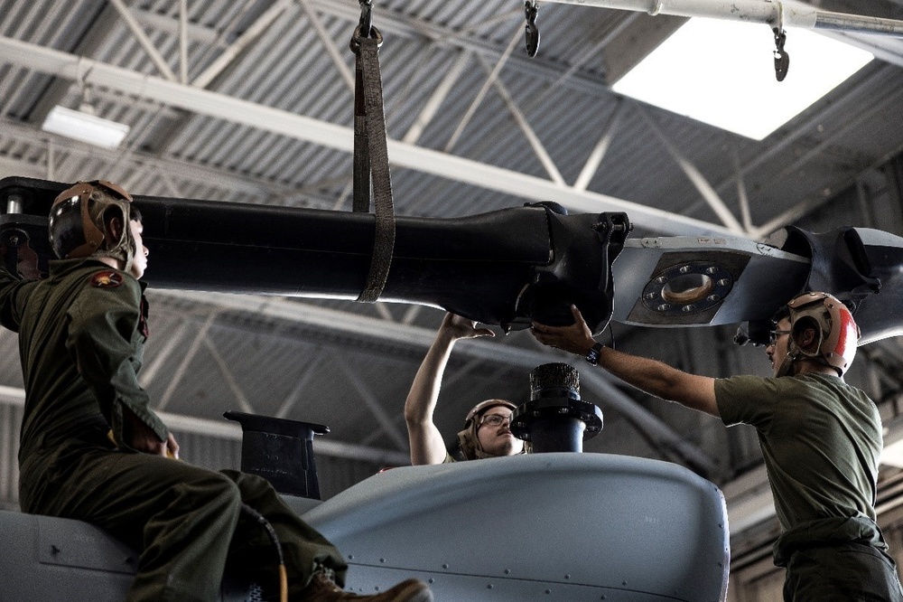 Marine Light Attack Helicopter Training Squadron Maintains the UH-1Y Venom