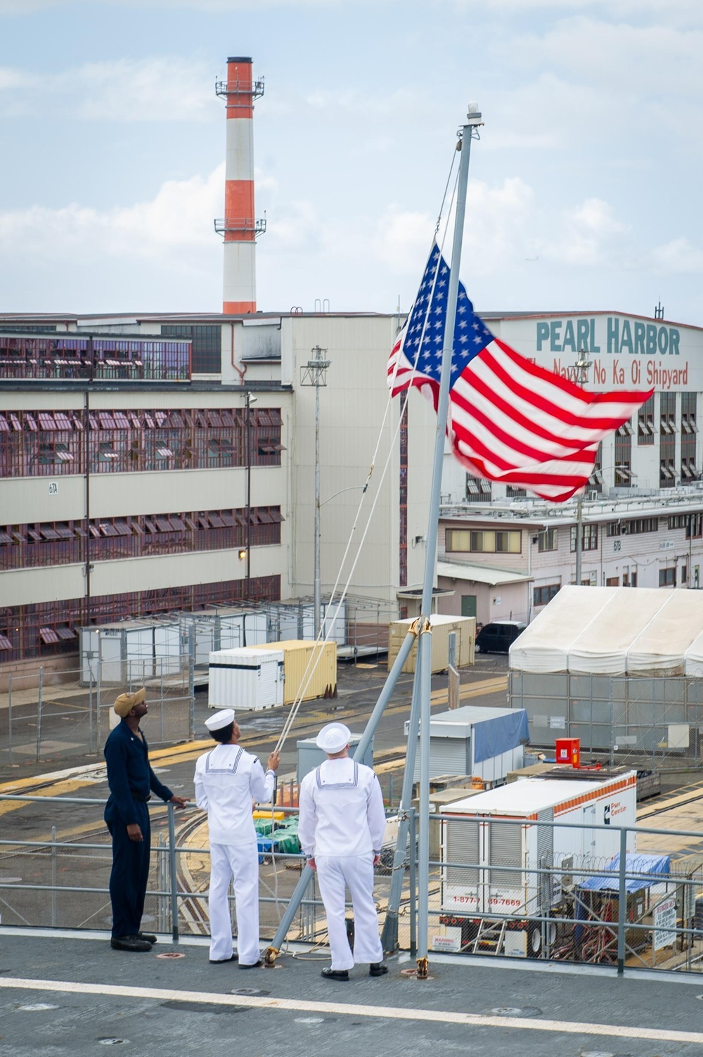 USS Frank Cable Departs Pearl Harbor