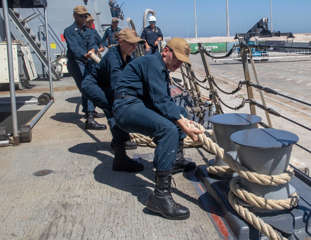 USS Nitze visits Duqm, Oman