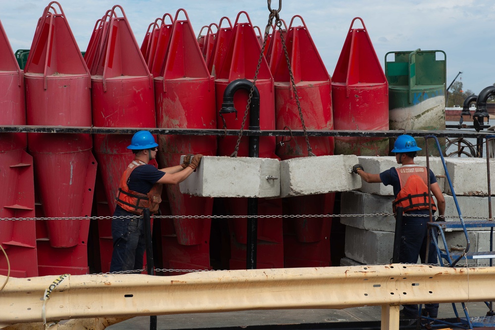 Coast Guard response to low water on the Mississippi River