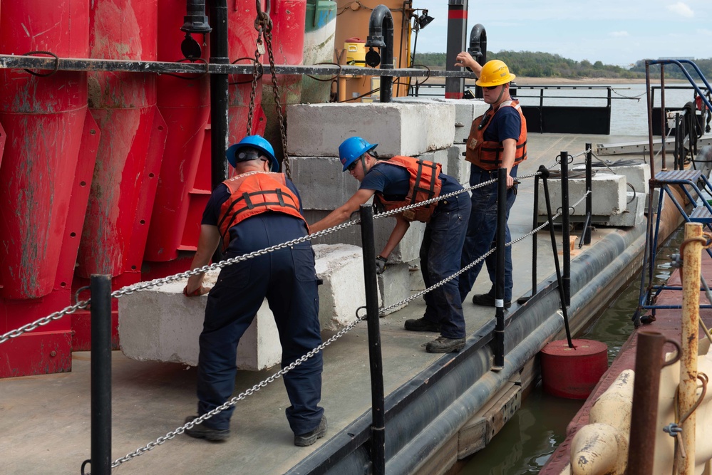 Coast Guard response to low water on the Mississippi River