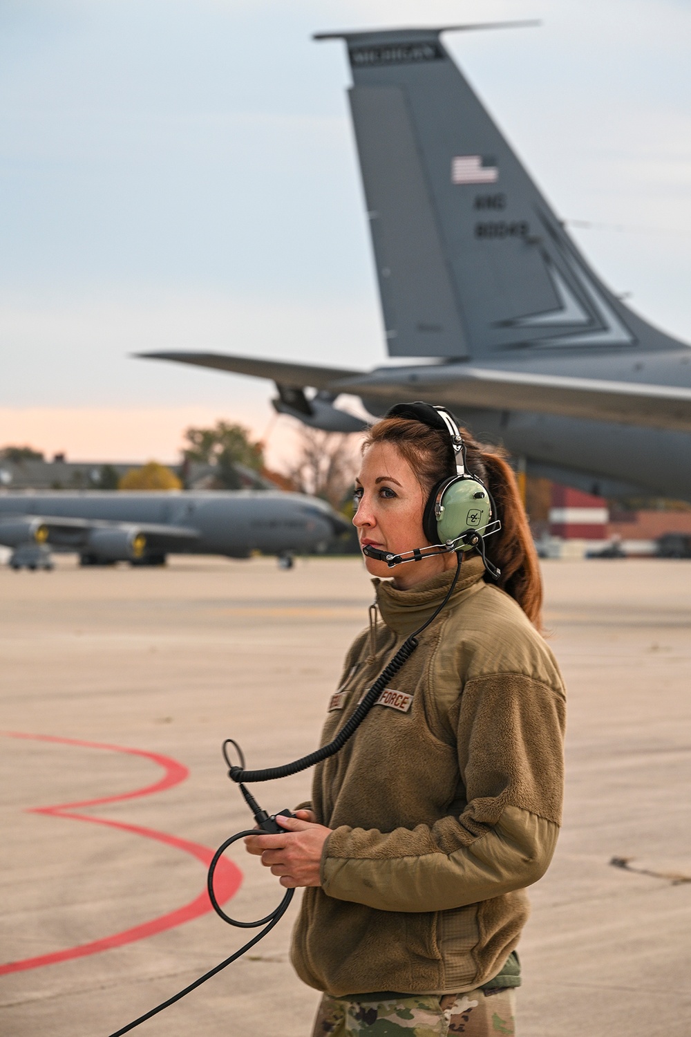 KC-135 crew chief operations