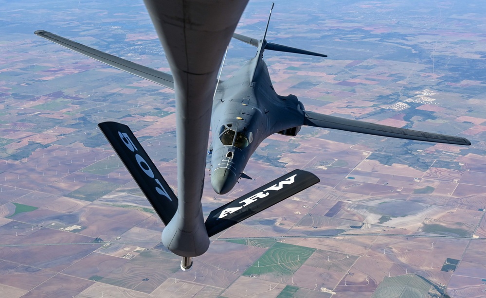 Okies refuel strategic bombers