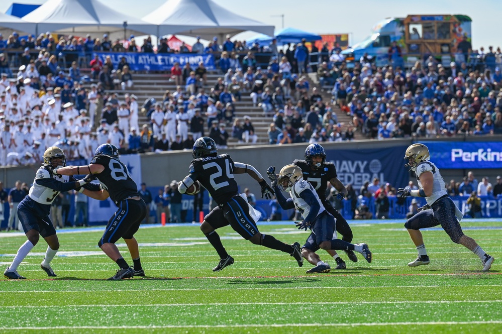 AF Cadets play Navy Midshipmen