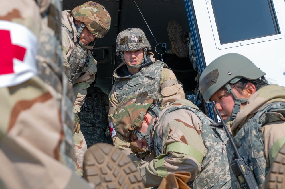 Scott Air Force Base 375th Aeromedical Evacuation Squadron rehearses during Ballistic Badger 2022