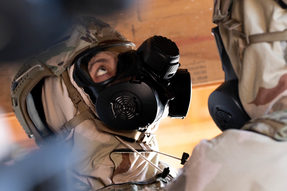 375th Air Mobility Wing Airmen rehearse mobility in MOPP 4 during Ballistic Badger 2022