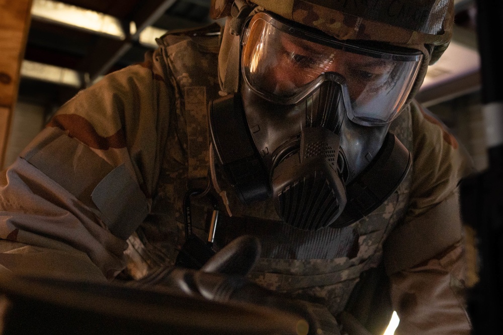 375th Air Mobility Wing Airmen rehearse mobility in MOPP 4 during Ballistic Badger 2022