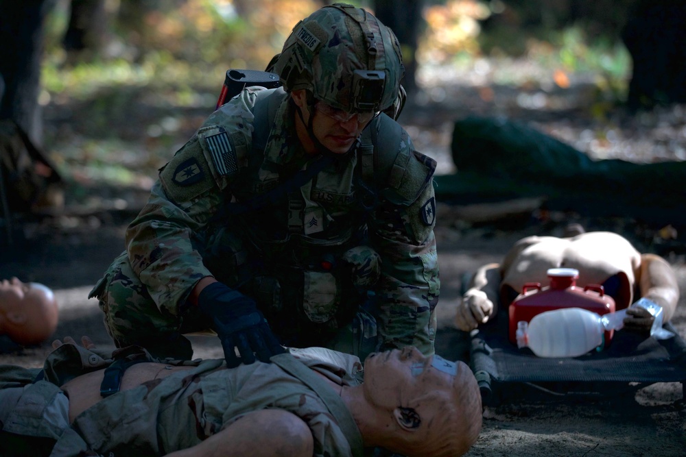 Soldiers compete in 44th Medical Brigade's Expert Field Medical Badge Competition
