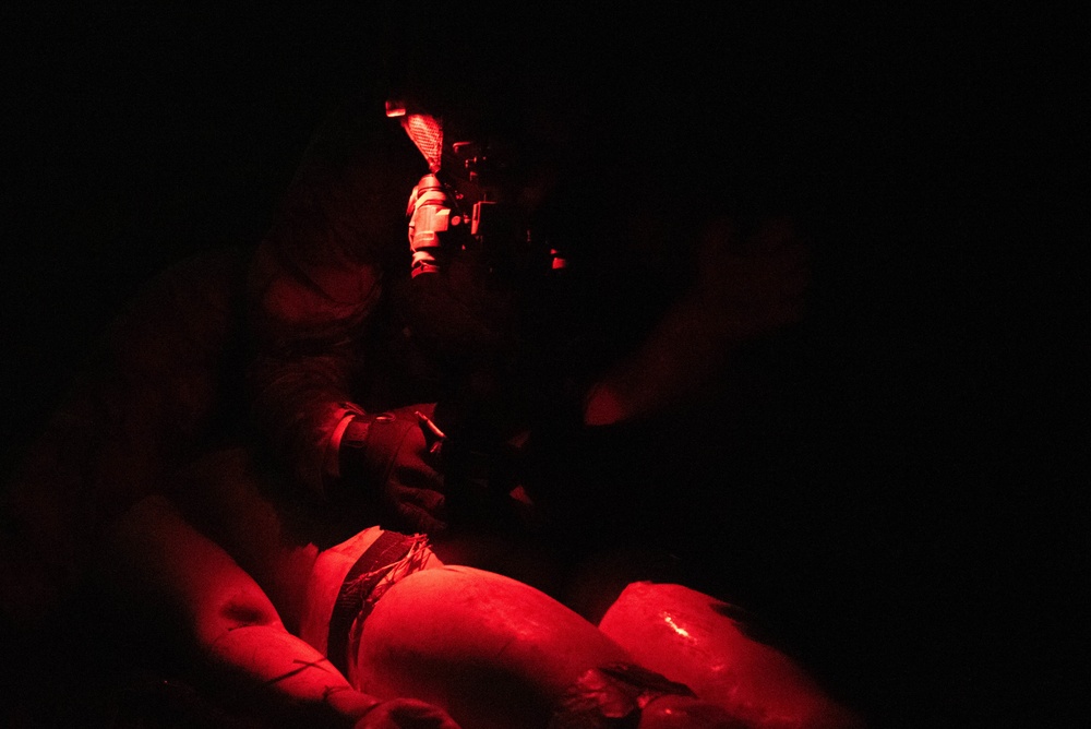 Special Tactics Airmen conduct nighttime rescue training