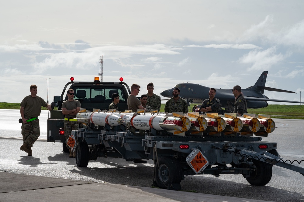 USAF, Navy integrate for Bomber Task Force MineX