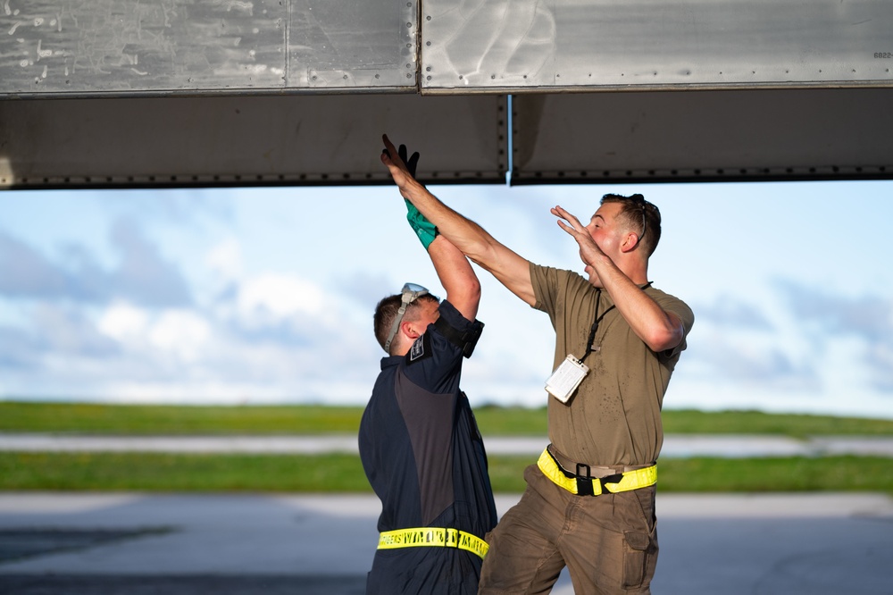 USAF, Navy integrate for Bomber Task Force MineX