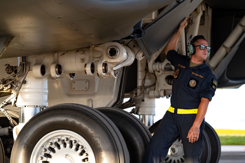 USAF, Navy integrate for Bomber Task Force MineX