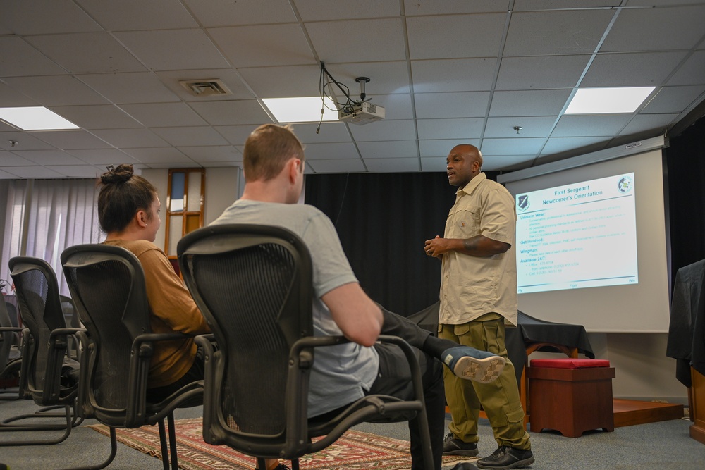 425th ABS leadership briefs newcomers