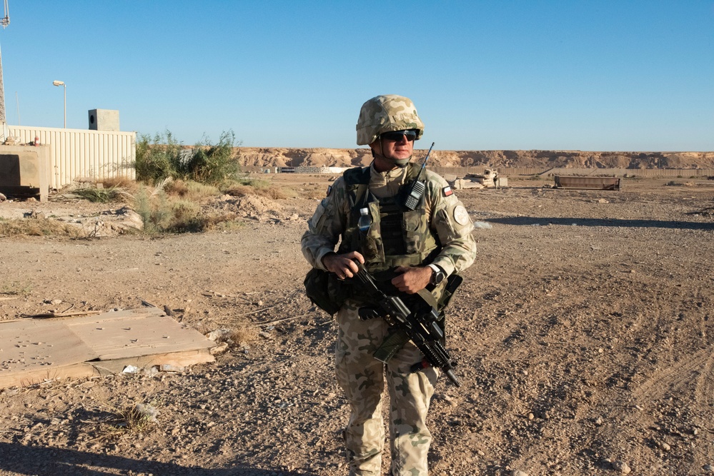 Polish engineer platoon conducts Amber Zone cleanup at Al Asad Air Base