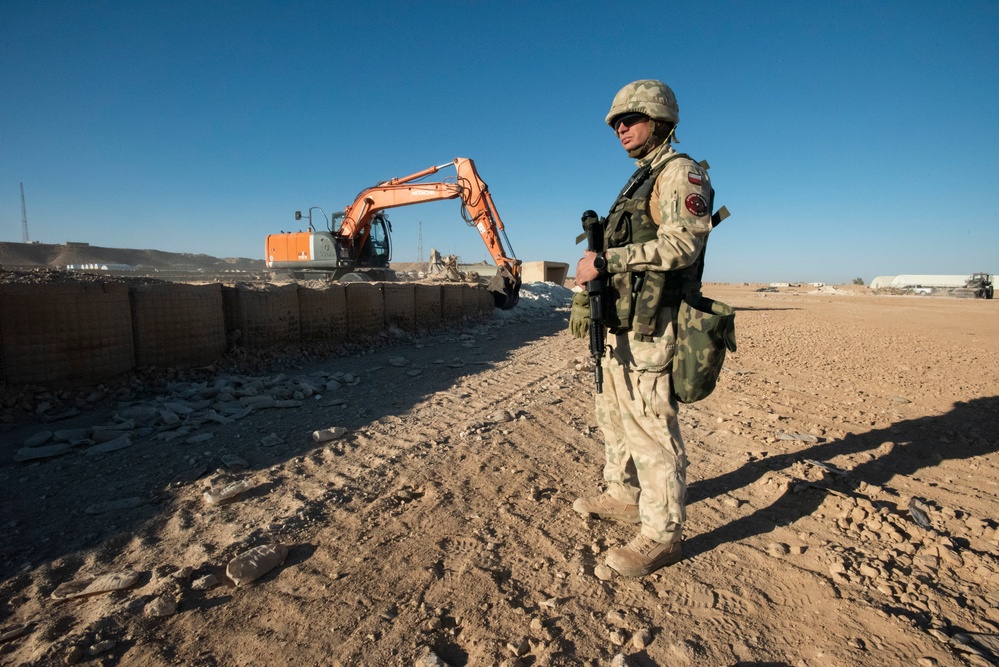 Polish engineer platoon conducts Amber Zone cleanup at Al Asad Air Base