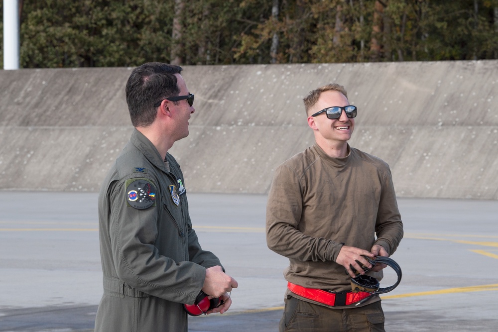 3rd Wing Leadership visits the 90th EFS