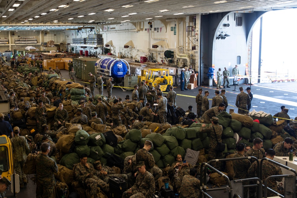USS Tripoli 31st MEU Debarkation