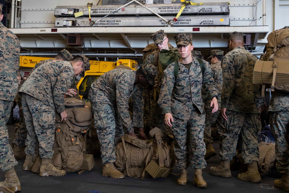 USS Tripoli 31st MEU Debarkation