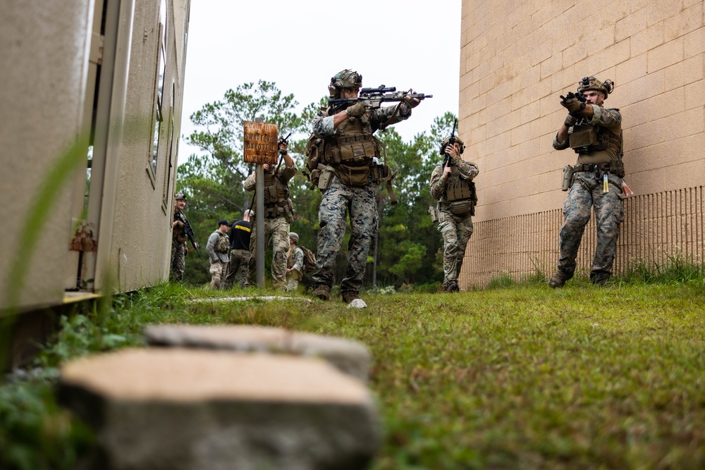 26th MEU Conducts Urban Sniper Course