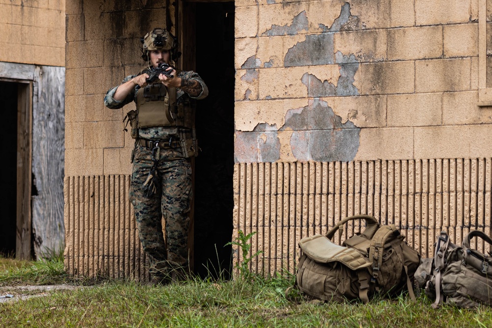 26th MEU Conducts Urban Sniper Course