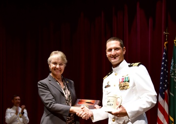 Captain JoEllen Drag-Oslund: Female Naval Aviator Trailblazer