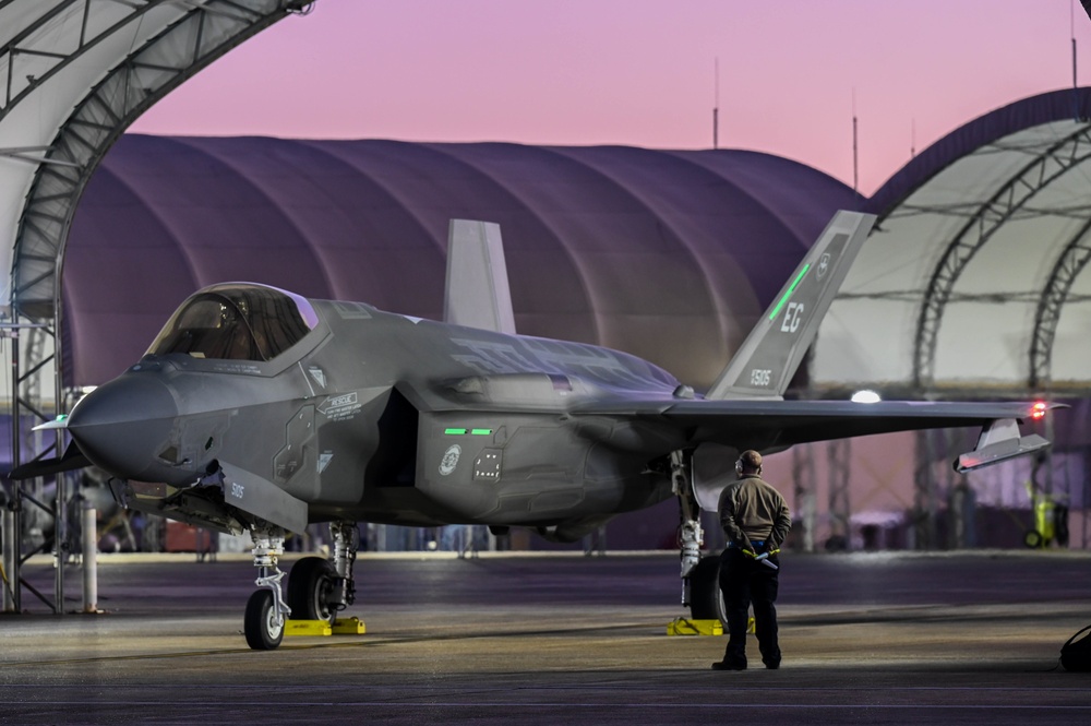 33rd FW Night Flying Operations