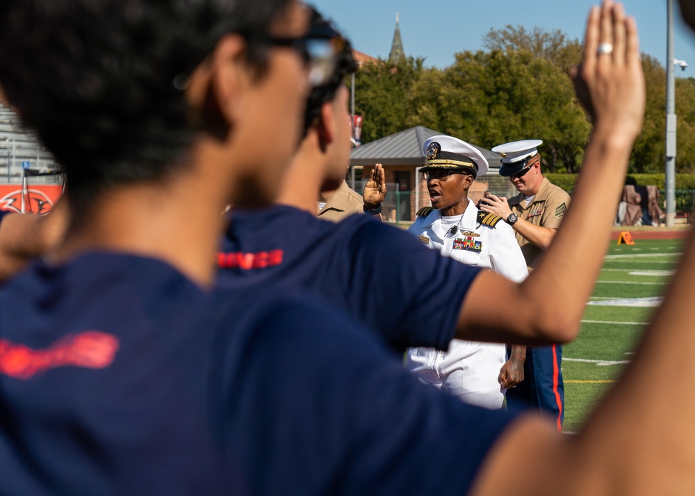 DVIDS - Images - Navy Talent Acquisition Group San Antonio Supports  Military Appreciation Football Game and Conducts Halftime Swear-In Ceremony  [Image 6 of 12]