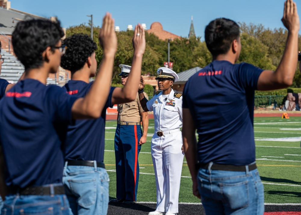 DVIDS - News - Navy Talent Acquisition Group San Antonio Supports Military  Appreciation Football Game and Conducts Halftime Swear-In