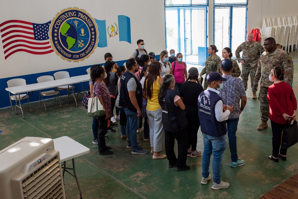 Arkansas Air National Guard members meet with Guatemalan officials during Continuing Promise 2022