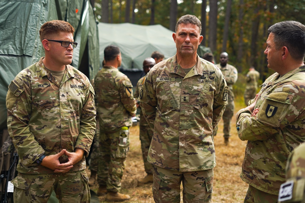 18th Airborne DCG visits EFMB event at Fort Bragg