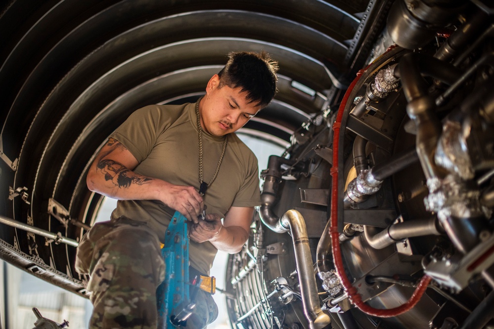 660th AMXS Engine Change