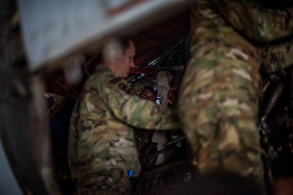 660th AMXS Engine Change