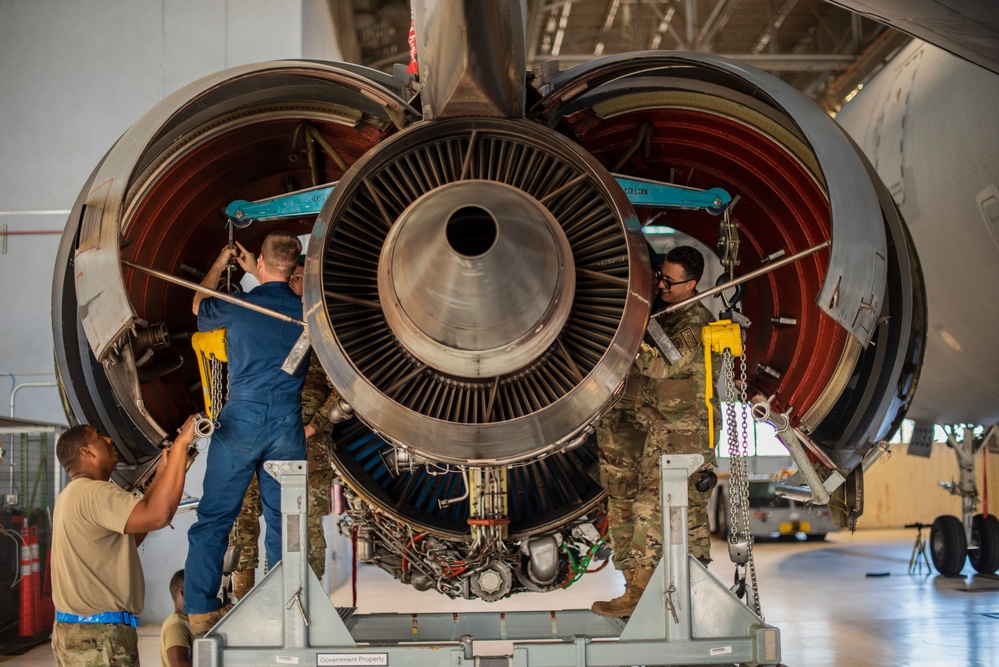 660th AMXS Engine Change