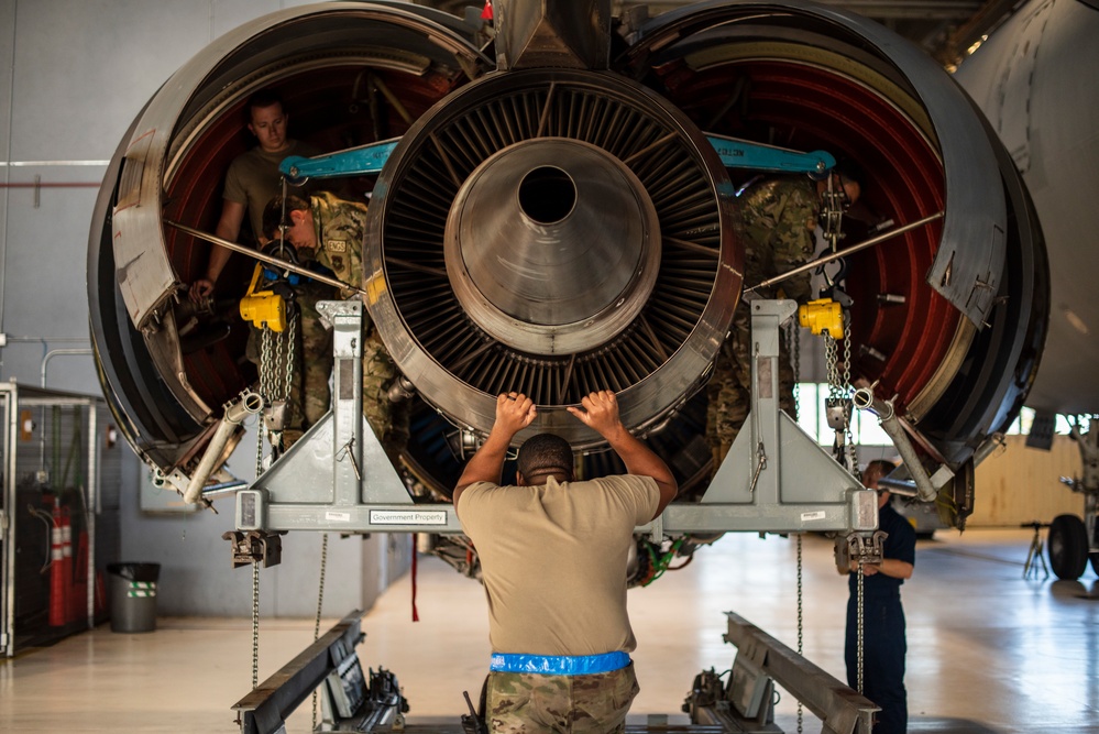 660th AMXS Engine Change