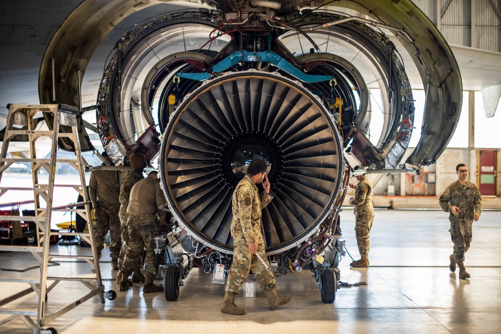 660th AMXS Engine Change