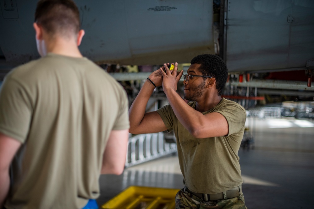 660th AMXS Engine Change